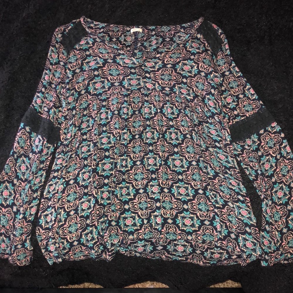 Hollister bell sleeve tee